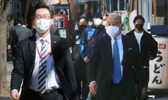 日本发现新型变异新冠病毒 首相菅义伟表示：一直靠手算收集疫情数据