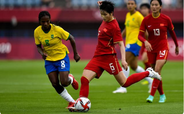 中国女足0-5惨败给巴西