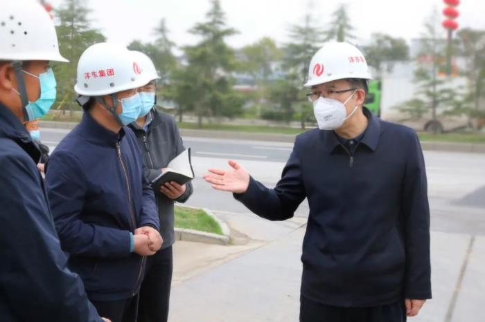 沣东集团陈夏军督导检查在建项目疫情防控工作开展情况